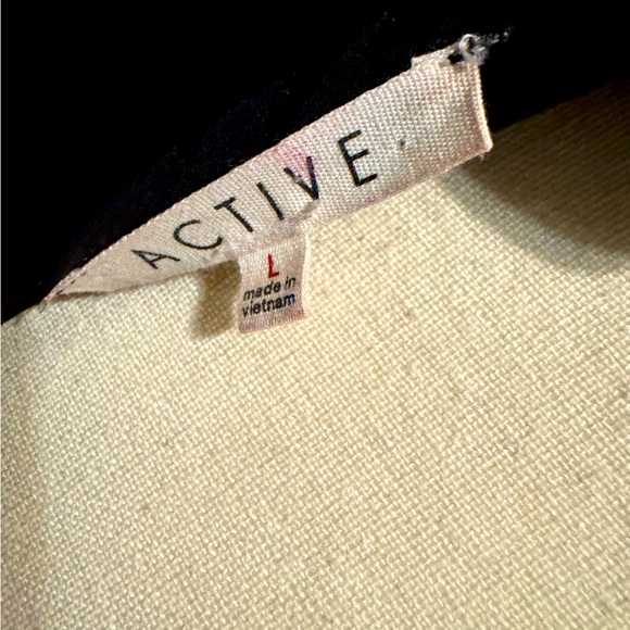 Active USA Sheer Tunic Top - Picture 3 of 3